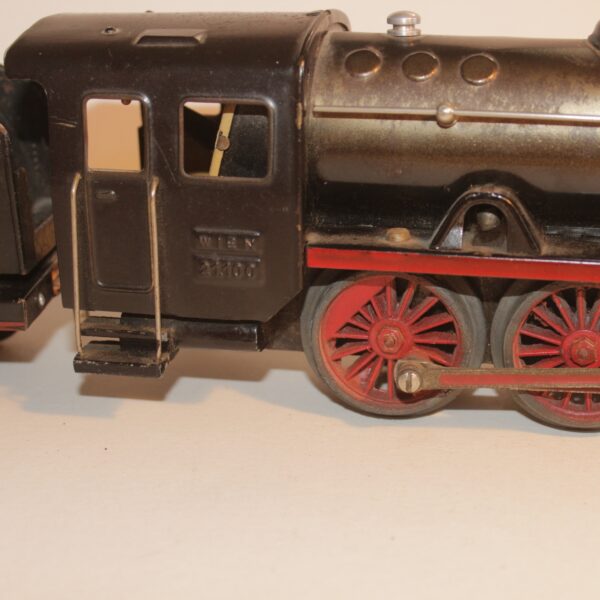 Ditmar Clockwork Train Engine 21.100 2-6-0 with Tender O Gauge