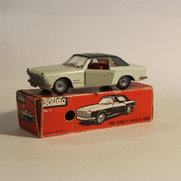 Solido 133 Fiat Ghia 2300S with Box