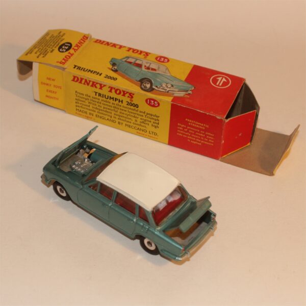 Dinky Toys 135 Triumph 2000 Sedan c1965