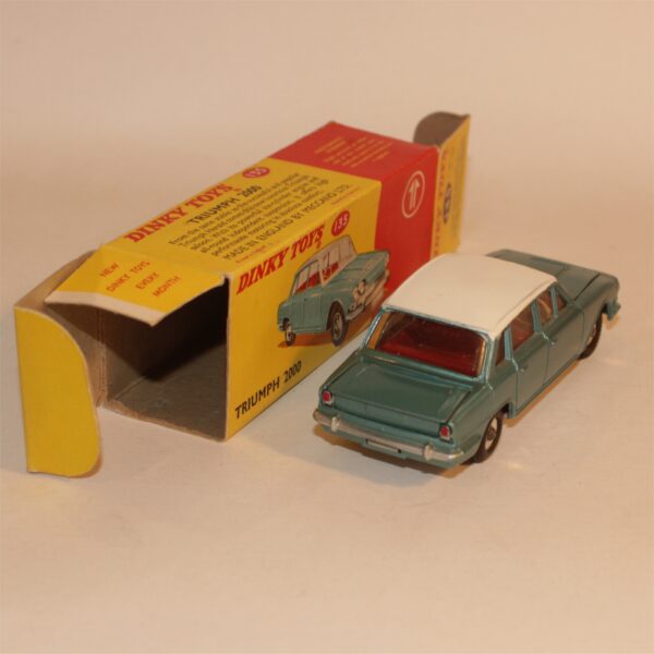 Dinky Toys 135 Triumph 2000 Sedan c1965